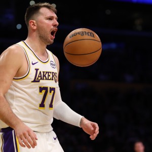 Shams：东契奇一直在处理腹股沟和其他一些问题 巴夫金今日可出战